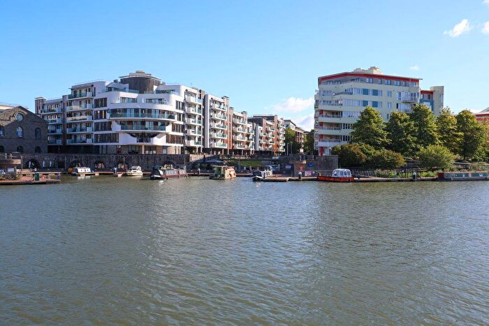 1 Bedroom Apartment For Sale In Millennium Promenade | Harbourside, BS1
