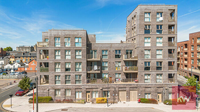 2 Bedroom Apartment For Sale In York Road, Maidenhead, Berkshire, SL6