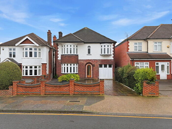5 Bedroom Detached House For Sale In Claremont Gardens, Upminster, RM14