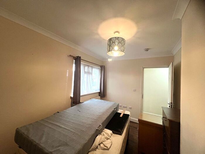 7 Bedroom Semi-detached House To Rent In Central Avenue, Hayes, UB3