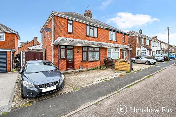 3 Bedroom Semi-Detached House For Sale In Six Oaks Road, North Baddesley, Hampshie, SO52