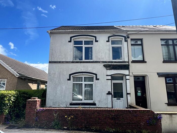 4 Bedroom Semi Detached House For Sale In Walter Road, Ammanford, Carmarthenshire., SA18