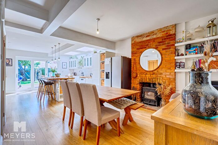 3 Bedroom Detached House For Sale In Grove Road East, Christchurch, BH23