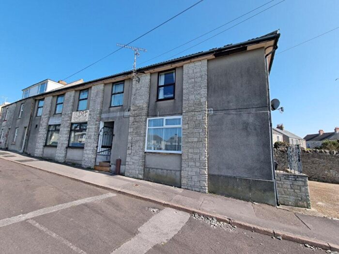 2 Bedroom Apartment For Sale In Top Styles, Weston Road, Portland, Dorset, DT5