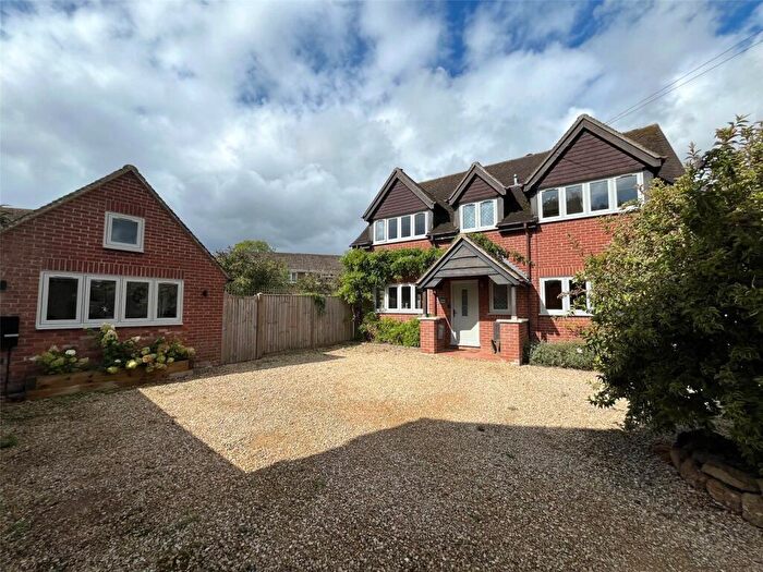 3 Bedroom Detached House For Sale In Chapel Lane, Badby, Northamptonshire, NN11