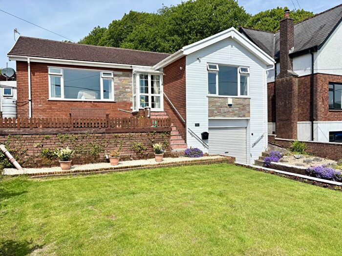 3 Bedroom Detached Bungalow For Sale In New Road, Gellinudd, Pontardawe, Swansea., SA8