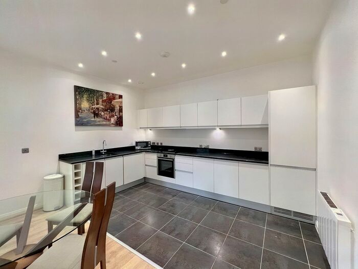 2 Bedroom Flat To Rent In Corporation Street, The Co-Operative, CV1