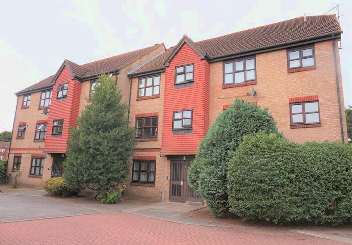 2 Bedroom Flat To Rent In Turnstone Court, Plaistow, London, E13