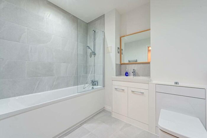 1 Bedroom Flat To Rent In Oval Road, Camden Town, London, NW1