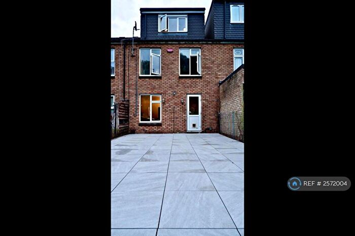 4 Bedroom Terraced House To Rent In Rectory Square, London, E1
