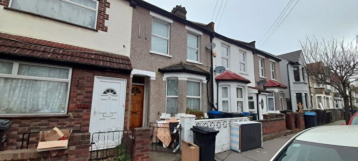 4 Bedroom Terraced House To Rent In Sutherland Road, Croydon, CR0
