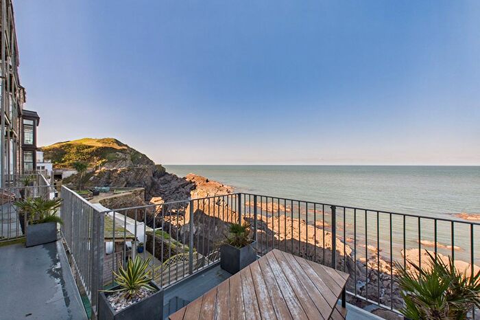 2 Bedroom Flat For Sale In Capstone Crescent, Ilfracombe, Devon, EX34