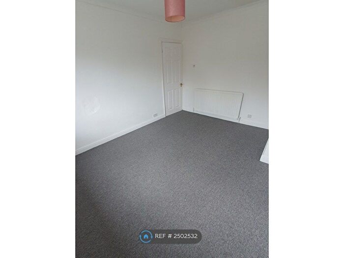 3 Bedroom Semi-Detached House To Rent In Oakhurst Road, Birmingham, B27