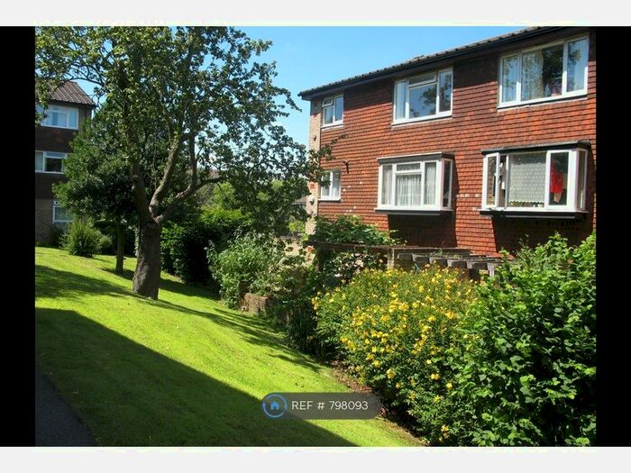 2 Bedroom Flat To Rent In Anselm Close, Croydon, CR0