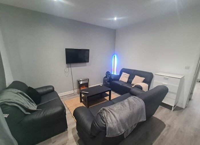 6 Bedroom Terraced House To Rent In Harold Terrace, Leeds, West Yorkshire, LS6