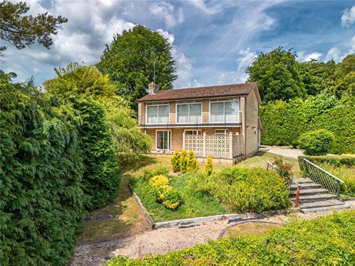 3 Bedroom Detached House For Sale In Woodstock Road, Charlbury, Chipping Norton, Oxfordshire, OX7