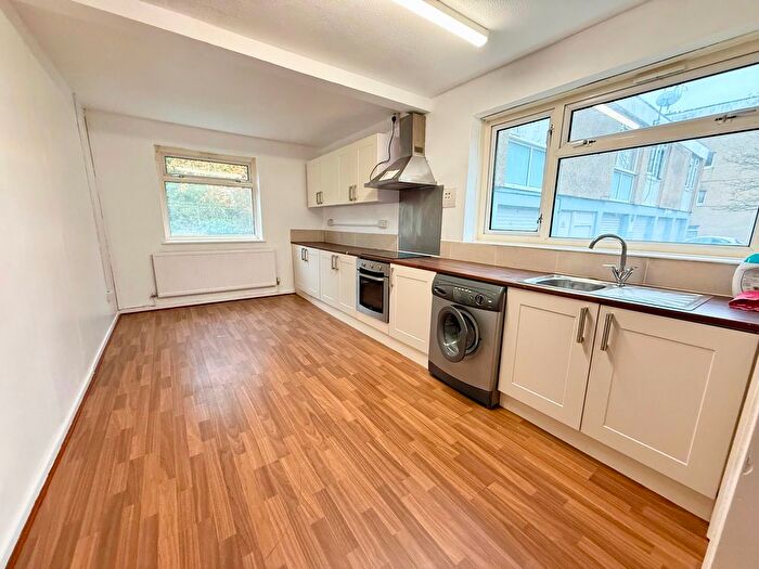 2 Bedroom Flat For Sale In Flat, Belgrave Court, George Street, Pontnewynydd, Pontypool, NP4