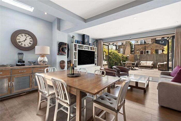 5 Bedroom Terraced House For Sale In Swanage Road, London, SW18