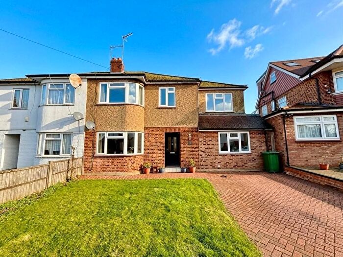 5 Bedroom Semi Detached House For Sale In Alders Close, Edgware, HA8
