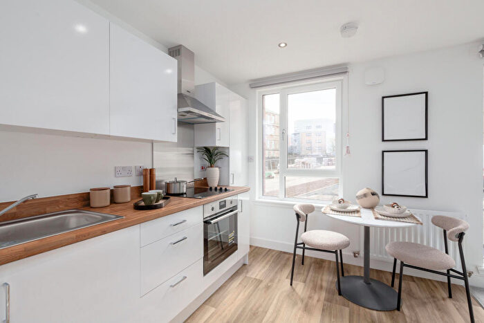 2 Bedroom Apartment To Rent In Etna Street, Glasgow, G41
