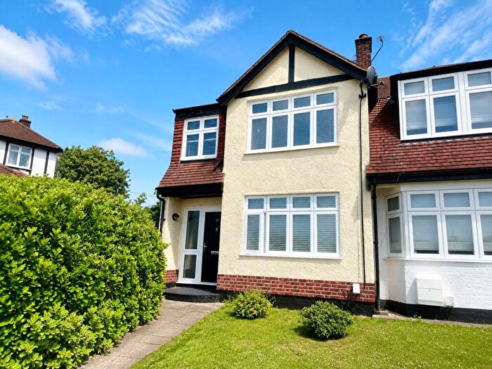 3 Bedroom Semi Detached House To Rent In Hillcrest Road, Bromley, BR1