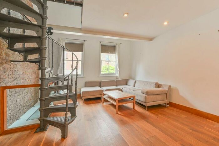 2 Bedroom Flat To Rent In Globe Road, Bethnal Green, London, E2