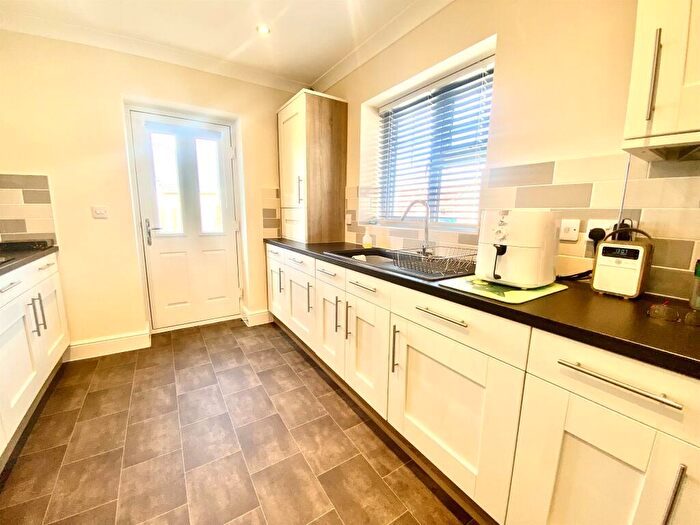2 Bedroom Detached Bungalow For Sale In Juniper Close, Doddington, March, PE15