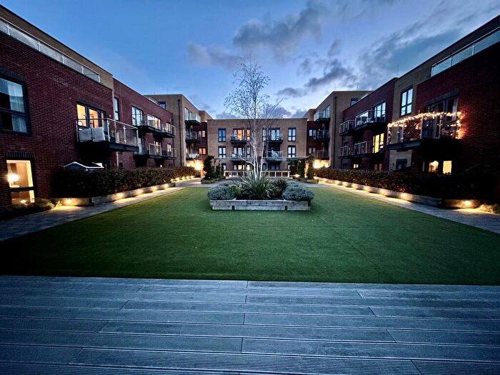 2 Bedroom Apartment For Sale In Regents House, Frogmore Road, Hemel Hempstead, Hertfordshire, HP3