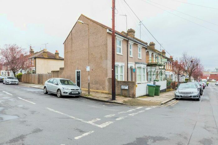 2 Bedroom Apartment To Rent In Dupree Road, London, SE7