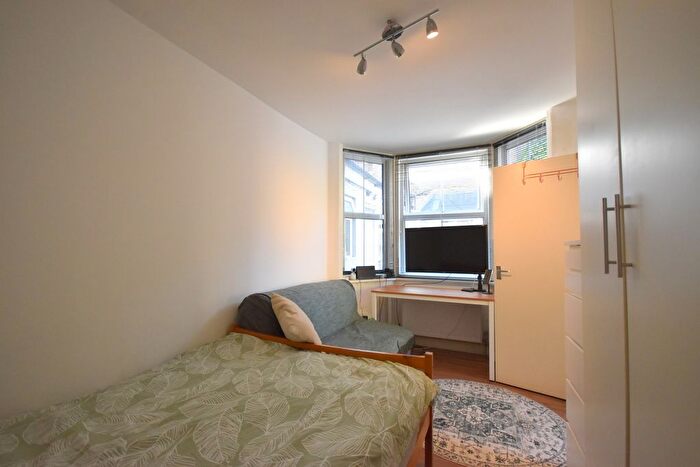 Studio To Rent In Rosendale Road, London, SE24