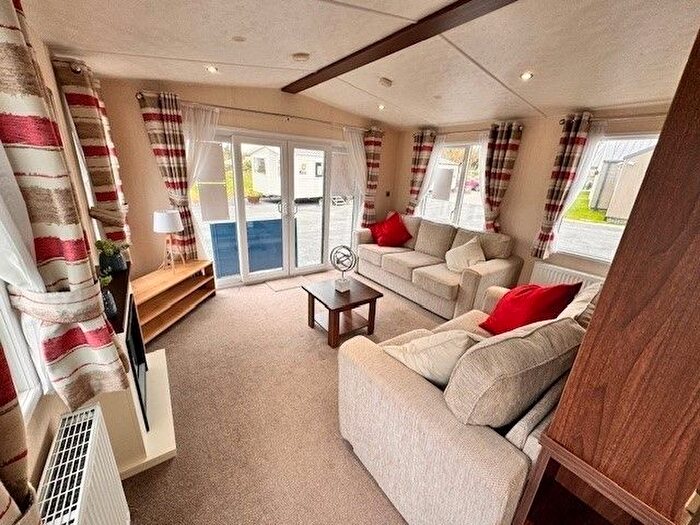 2 Bedroom Park Home For Sale In Fenny Bentley, Ashbourne, DE6