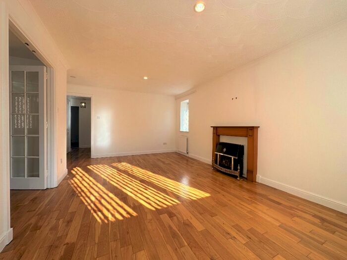 2 Bedroom Bungalow To Rent In Whitelea Crescent, Kilmacolm, Inverclyde, PA13