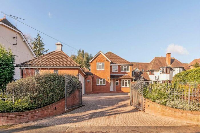4 Bedroom Detached House To Rent In Beechnut Lane, Solihull, B91