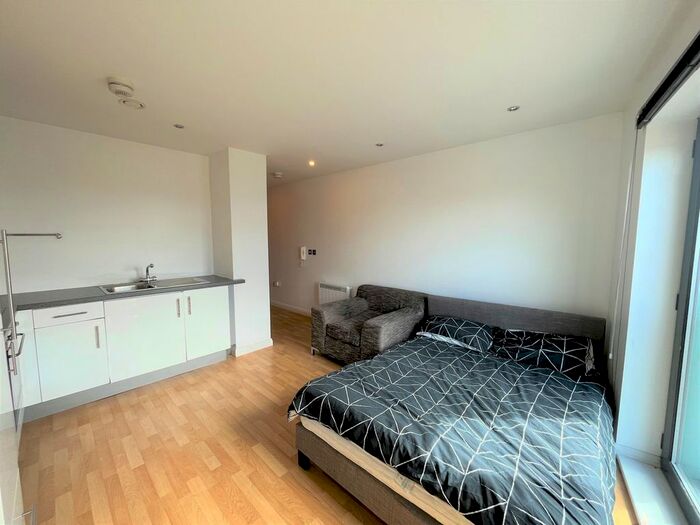 Studio To Rent In Slaithwaite Road, London, SE13
