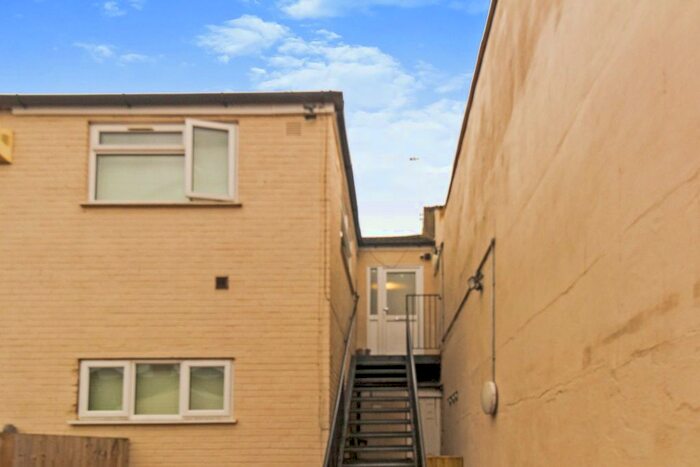 Studio To Rent In High Street, New Bradwell, MK13