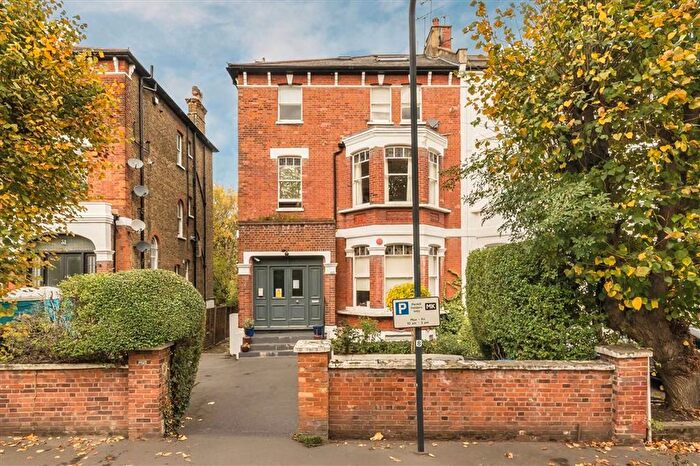 1 Bedroom Flat For Sale In Mowbray Road, Brondesbury Park, NW6