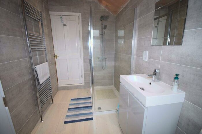 4 Bedroom House To Rent In Findern Street, DE22