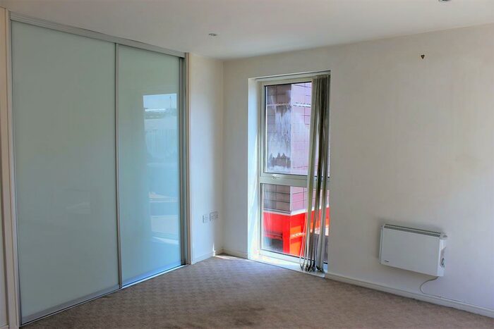 2 Bedroom Flat To Rent In Trinity One, East Street, Leeds, LS9