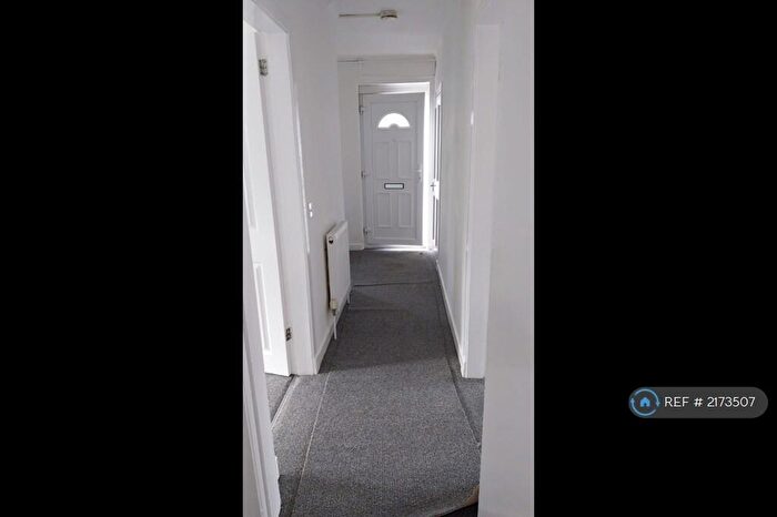 3 Bedroom Flat To Rent In Merton Drive, Glasgow, G52
