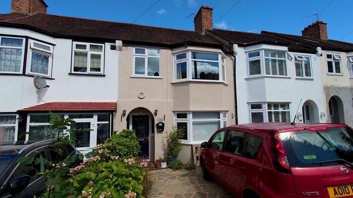 3 Bedroom Terraced House To Rent In Sherwood Road, Coulsdon, CR5