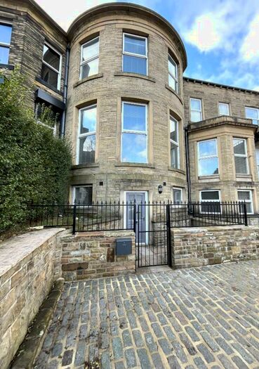 2 Bedroom Apartment To Rent In Clare Road, Halifax, HX1