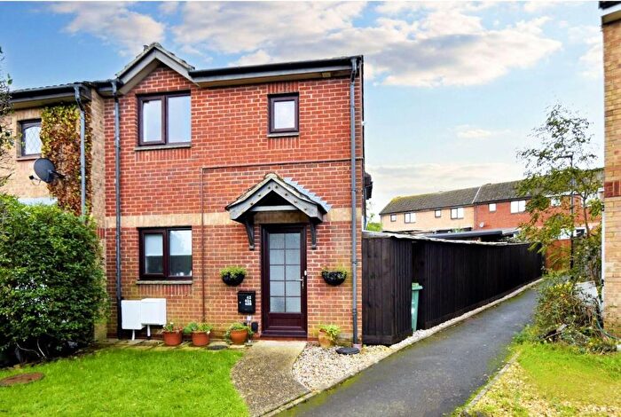 2 Bedroom Maisonette To Rent In Mary Rose Avenue, Wootton Bridge, Ryde, PO33