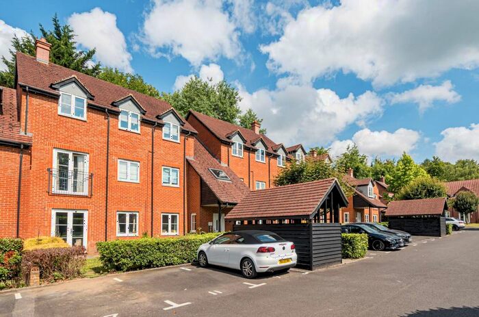2 Bedroom Flat To Rent In Laura Close, Compton, Winchester, SO21
