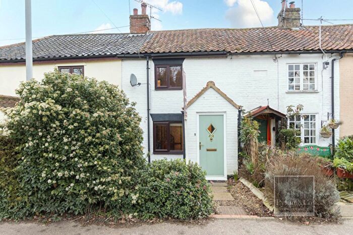 2 Bedroom Terraced House For Sale In Swaffham Road, Watton, IP25