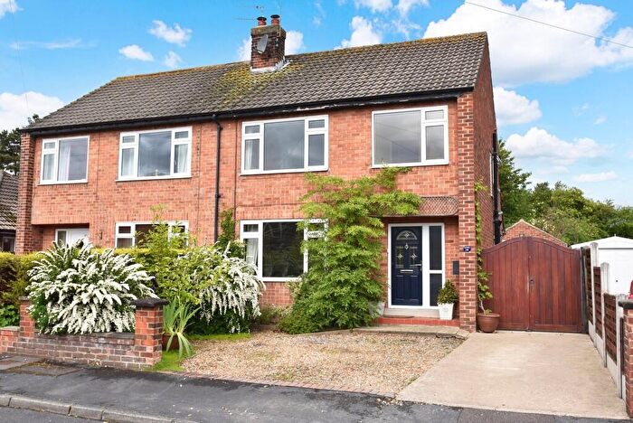3 Bedroom Semi-Detached House For Sale In Castle Road, Killinghall, HG3