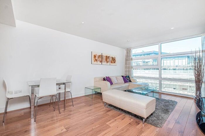 1 Bedroom Apartment To Rent In Warwick Building, Queenstown Road, London, SW11