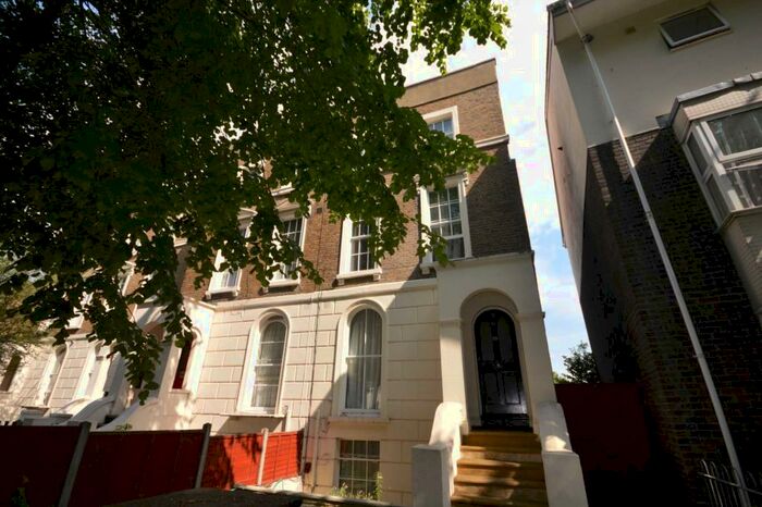 2 Bedroom Flat To Rent In Plumstead Common Rd, London, SE18