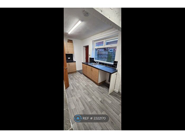 4 Bedroom Terraced House To Rent In Rutland Street, Ashton-Under-Lyne, OL6