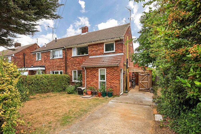 4 Bedroom Semi-Detached House For Sale In Lents Way, Cambridge, CB4
