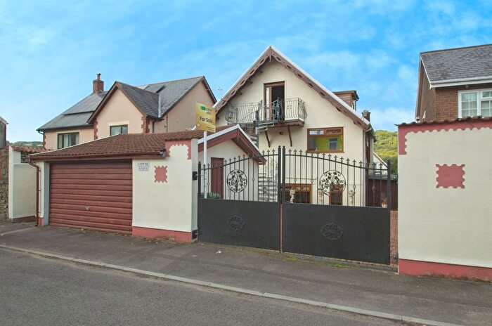 4 Bedroom Semi-detached House For Sale In The Avenue, Pontypridd, CF37